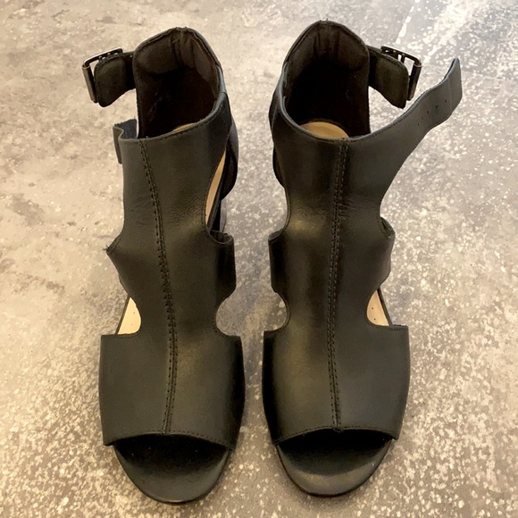 Clarks peep toe booties, black, conformtables! - Picture 1 of 4